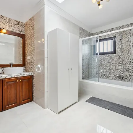 Dona Isidora - Vipvipvillas