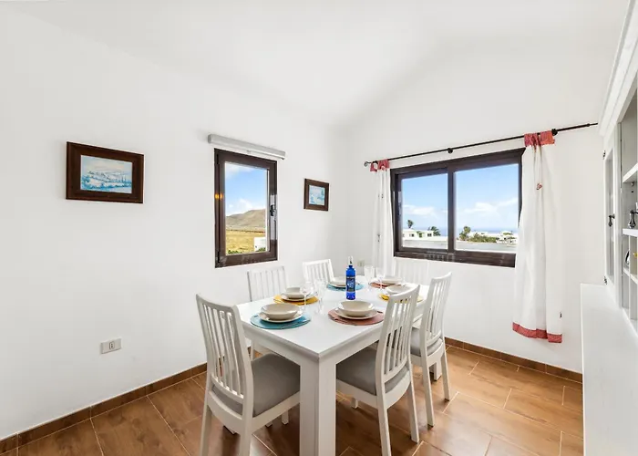 Dona Isidora - Vipvipvillas Villa Teguise (Lanzarote)
