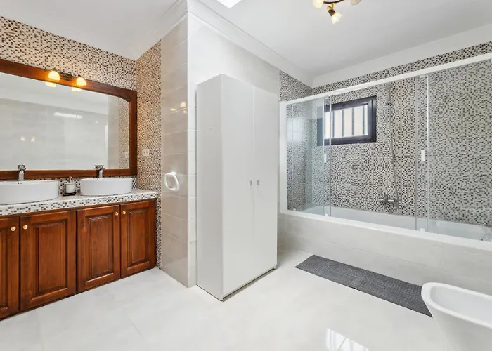 Dona Isidora - Vipvipvillas